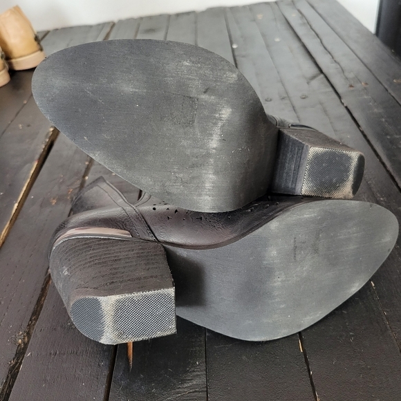 Not Rated Women's 7.5 For My Gals Black Perforated Booties Pointed Toe Notch - Picture 8 of 12